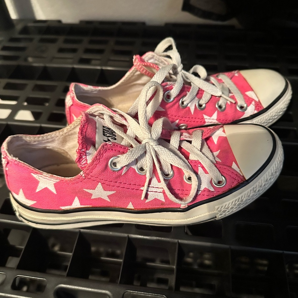 Pink and white stars Converse